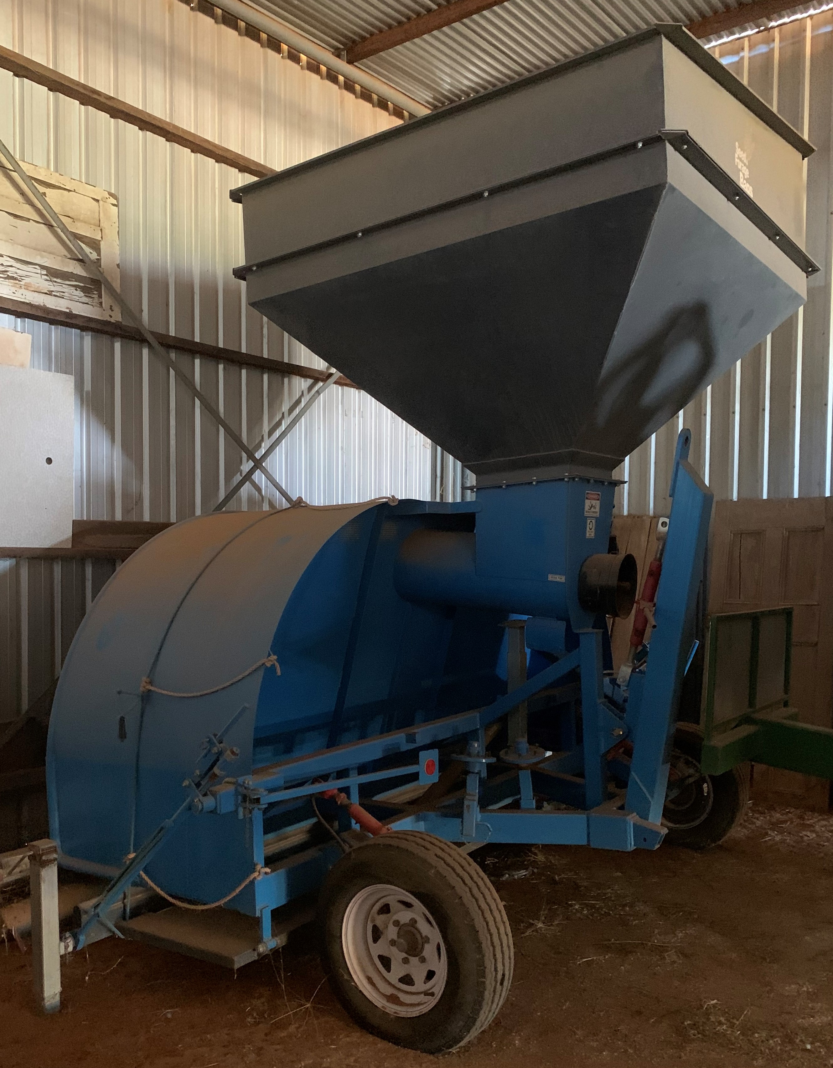 Ruston Grain Inloader (bagger) + 5 Plastar bags Machinery
